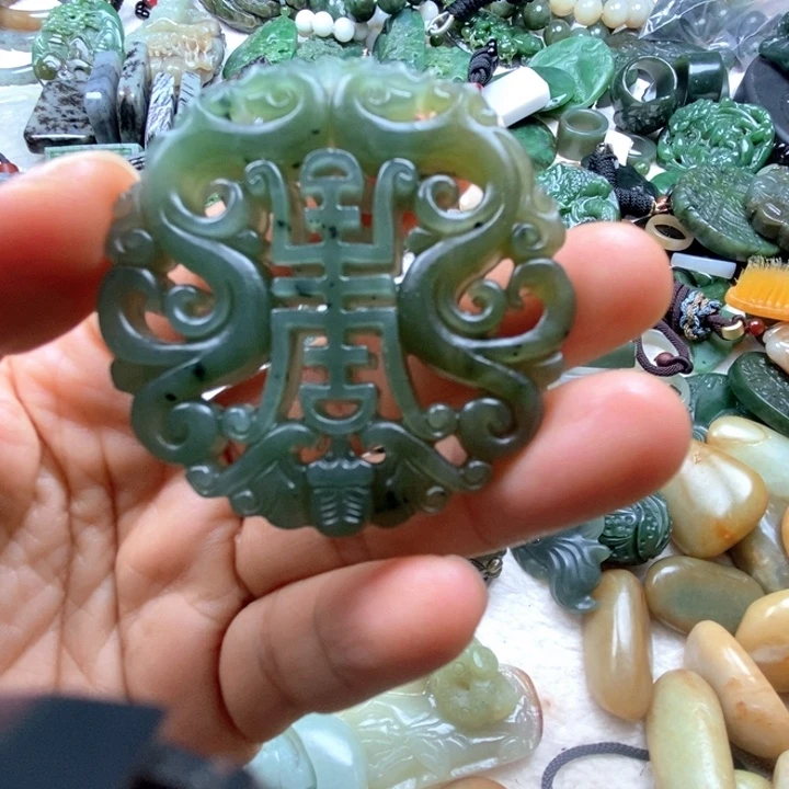 颈饰未镶嵌和田玉
