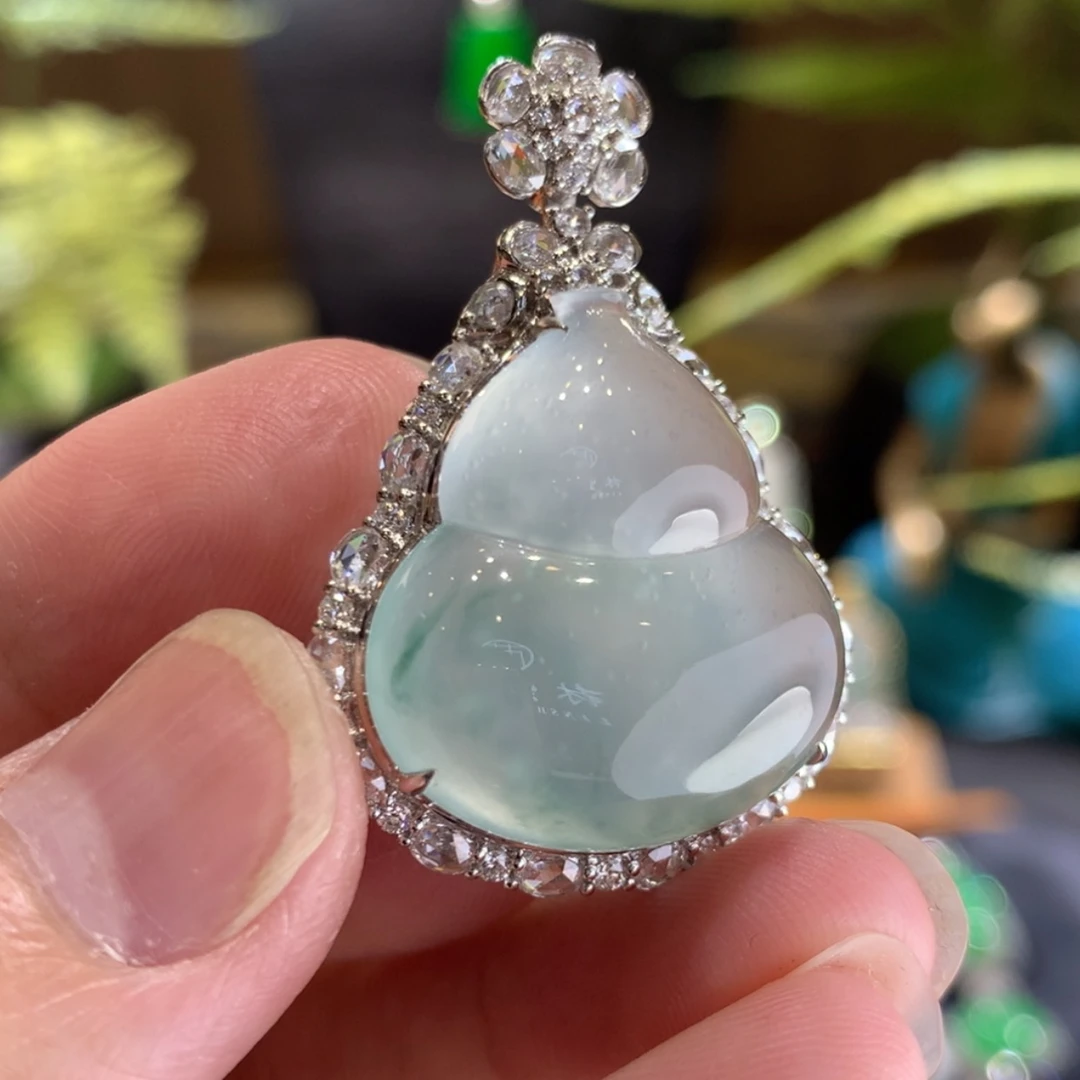 【闪购商品】翡翠颈饰18K金镶嵌葫芦