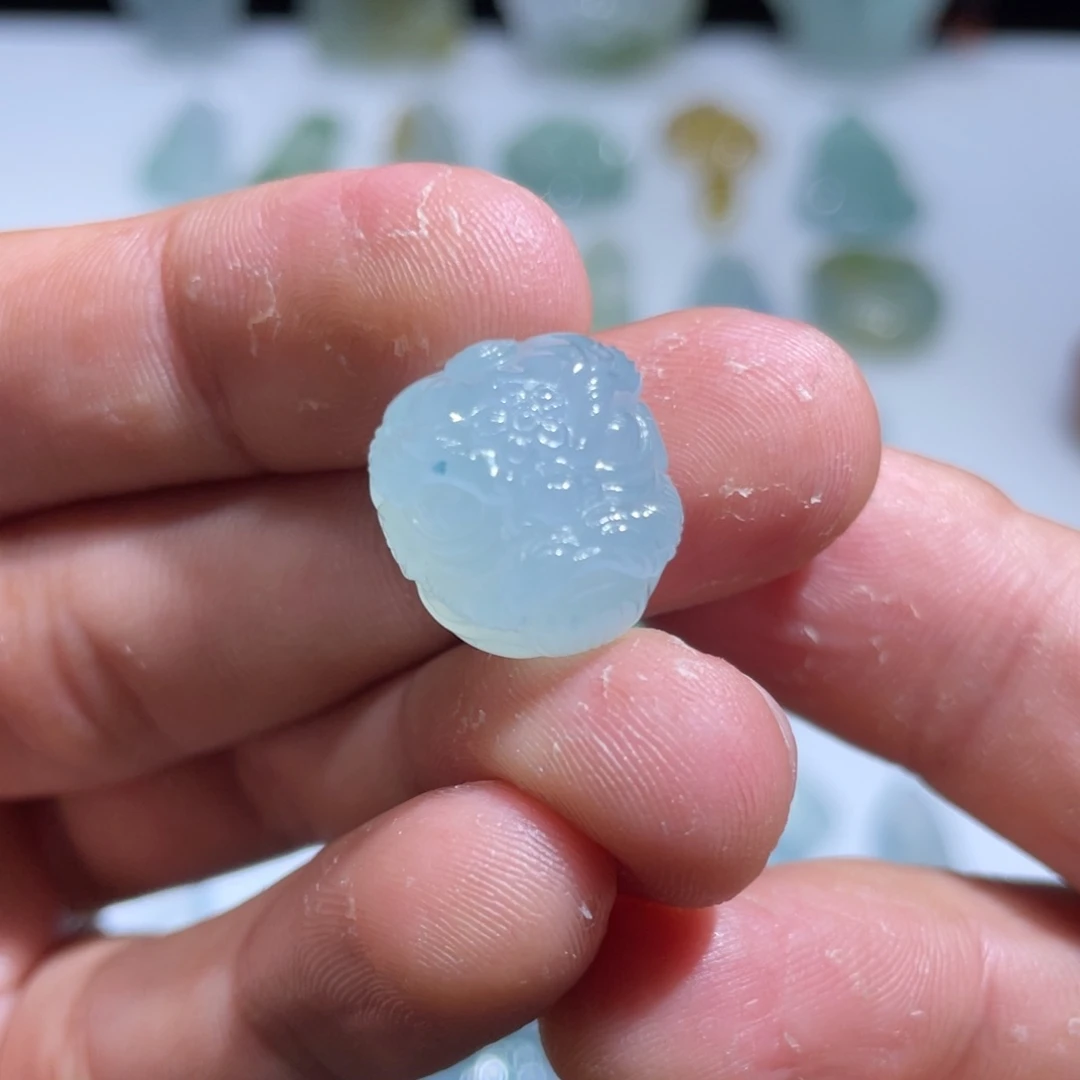 颈饰未镶嵌翡翠舞狮
