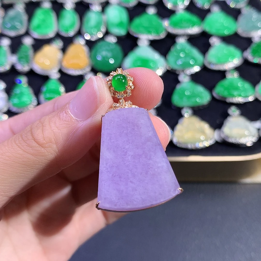 翡翠18K金镶嵌吊坠(赠链)