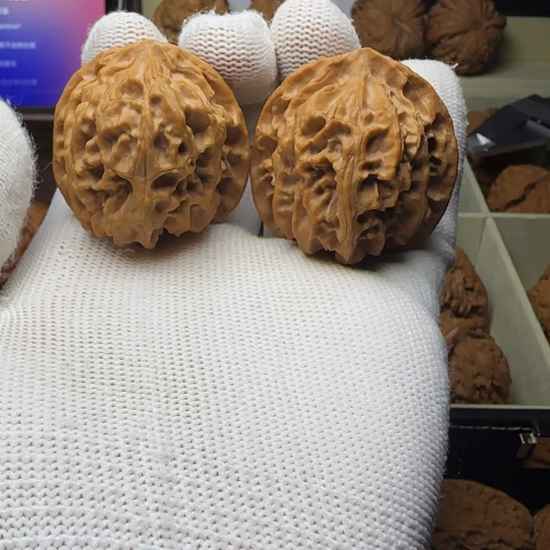 吊坠文玩核桃39原桩苹果园