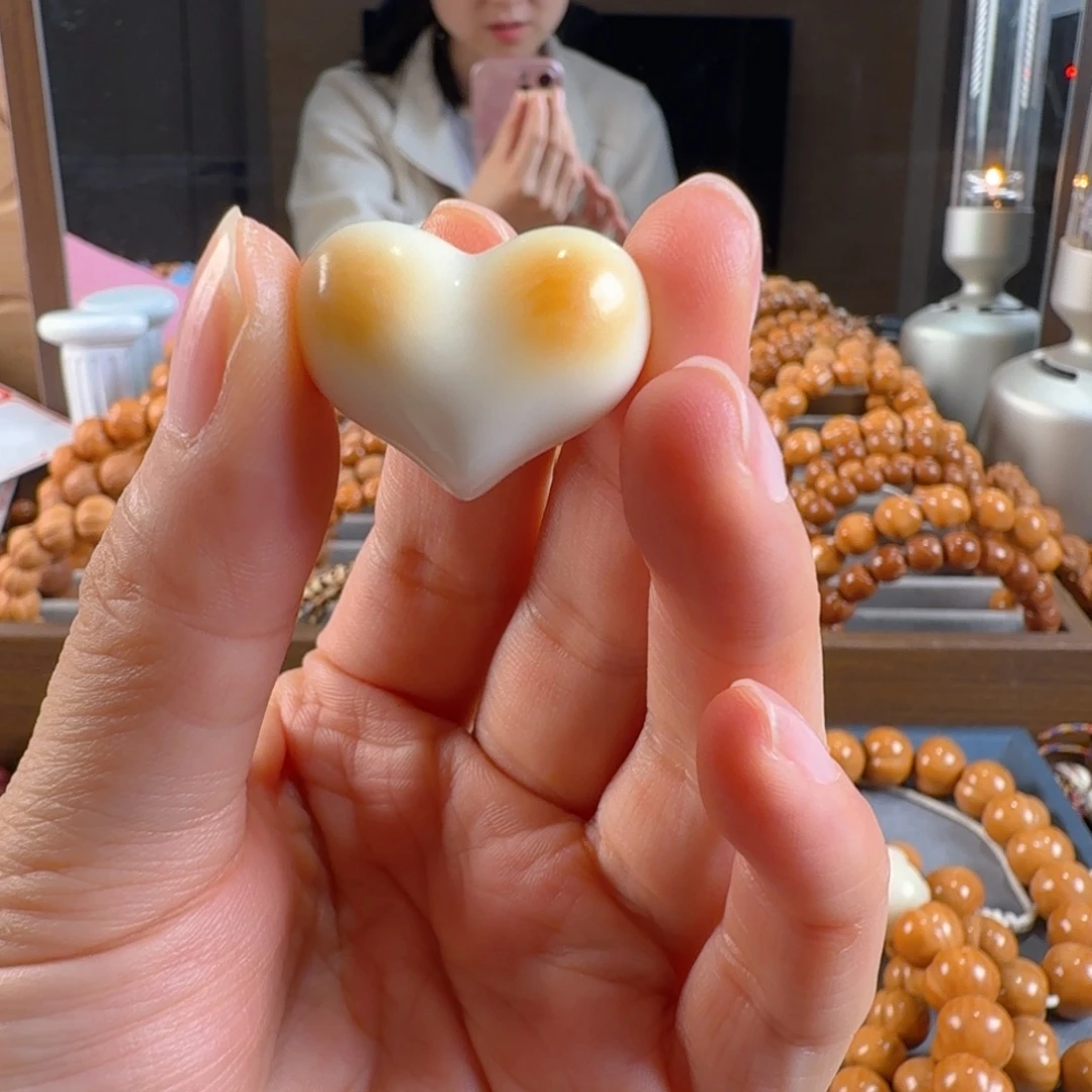 黎***屋菩提籽类炭烤爱心25