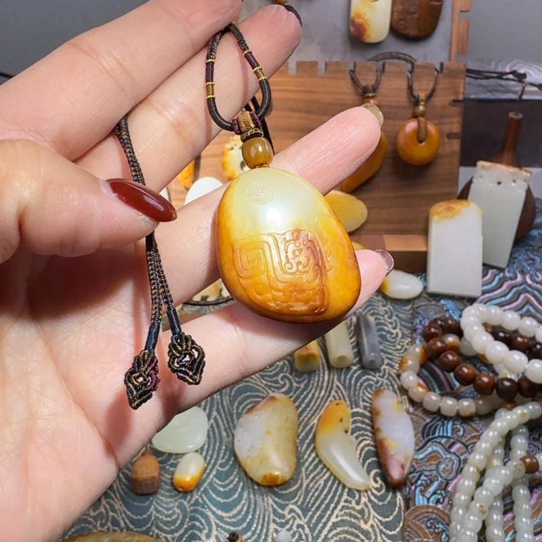 和田玉颈饰未镶嵌与*归