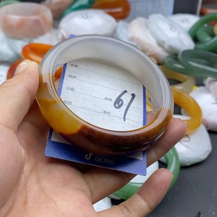 石英质玉手镯未镶嵌