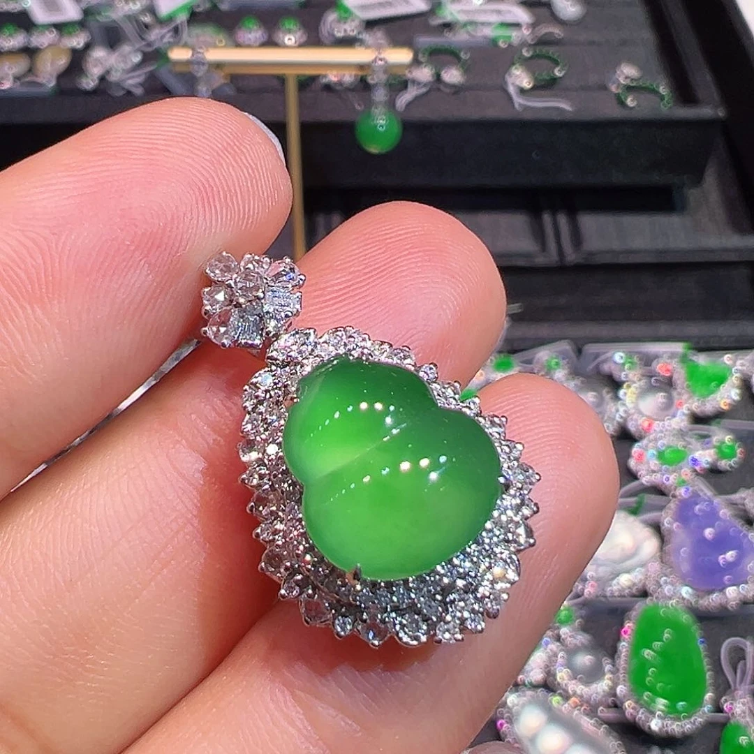 翡翠吊坠(不含链)18K金镶嵌翡翠