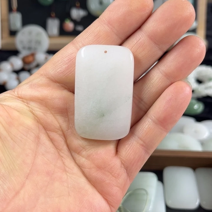 石英质玉未镶嵌颈饰