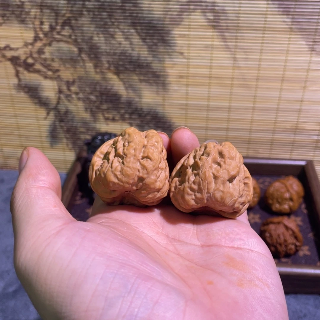 Y***i大叶紫檀（黑酸枝木类）