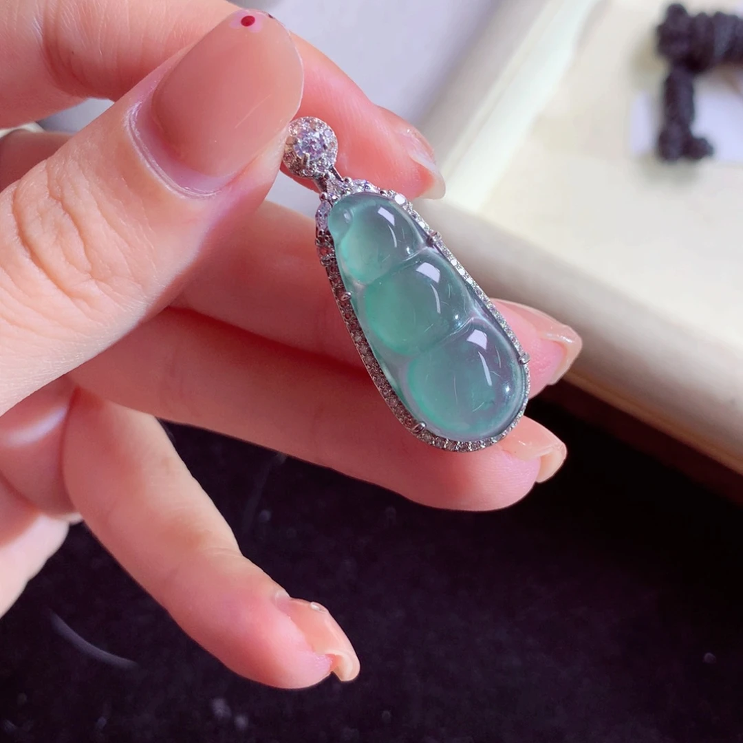 翡翠未镶嵌颈饰天然