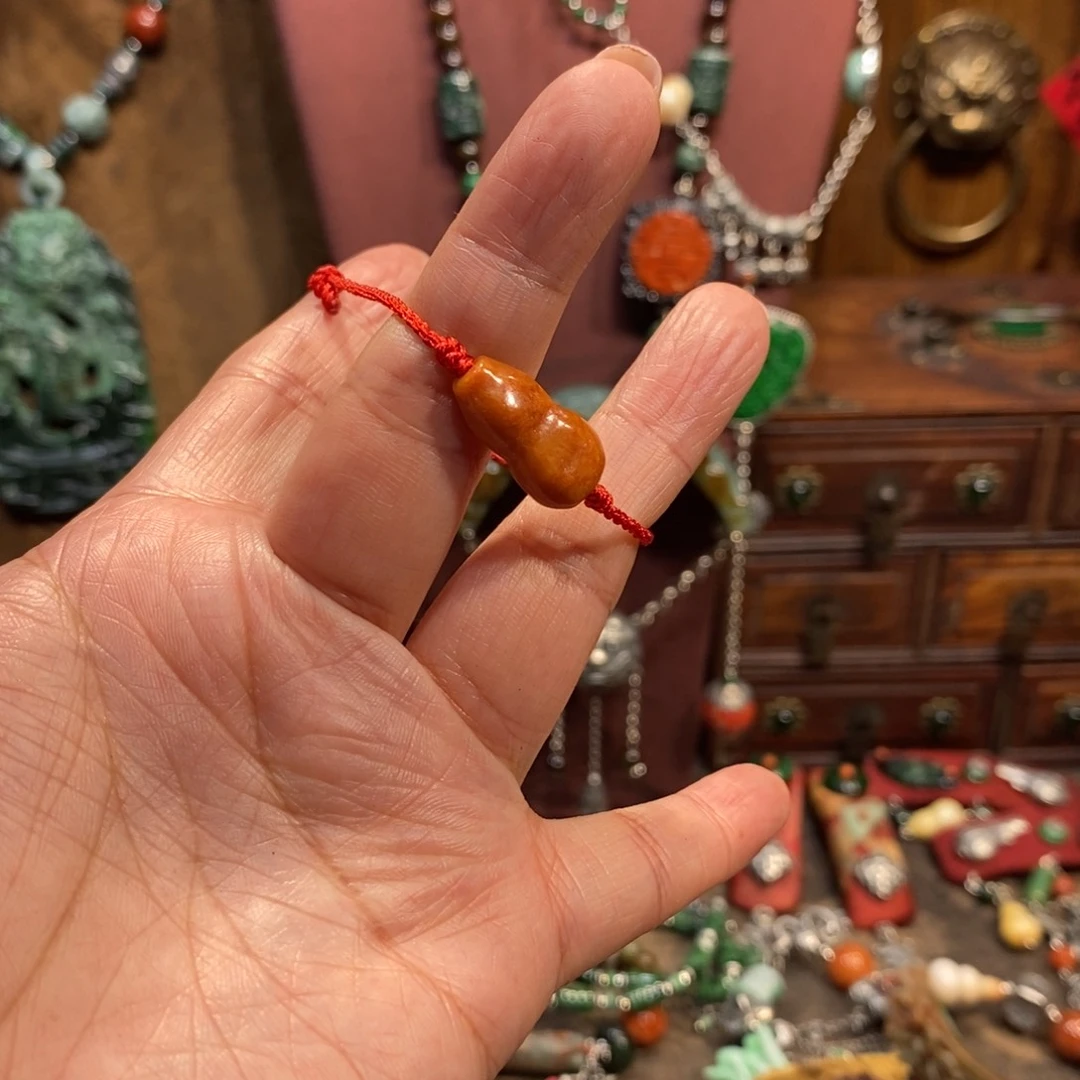 翡翠吊坠(赠链)未镶嵌