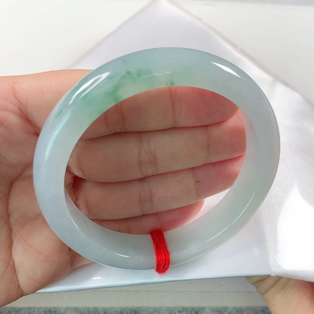 翡翠手镯未镶嵌 需包容皮扣 ①③⑥