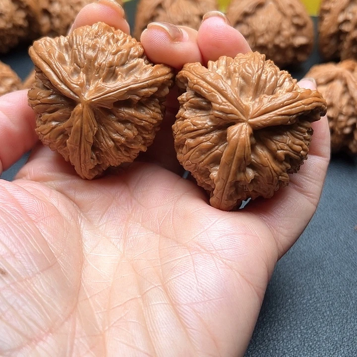 回***天核桃42尺白狮子拼接三棱