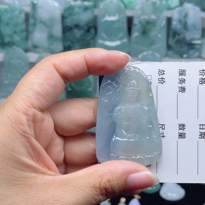 颈饰未镶嵌翡翠素衣观音