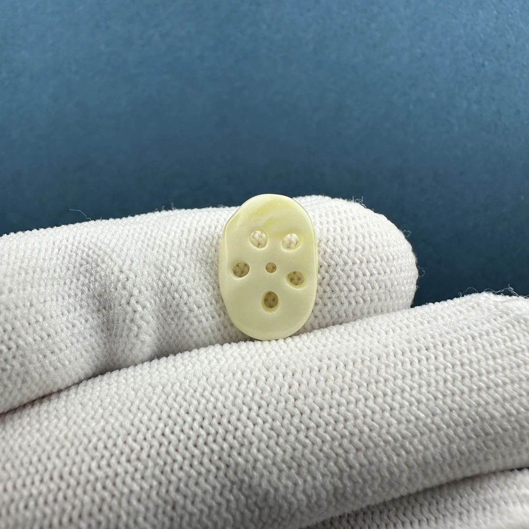 B8124天然矿源蜜蜡 瑕疵特价 藕片15*3mm支持鉴定假一罚十