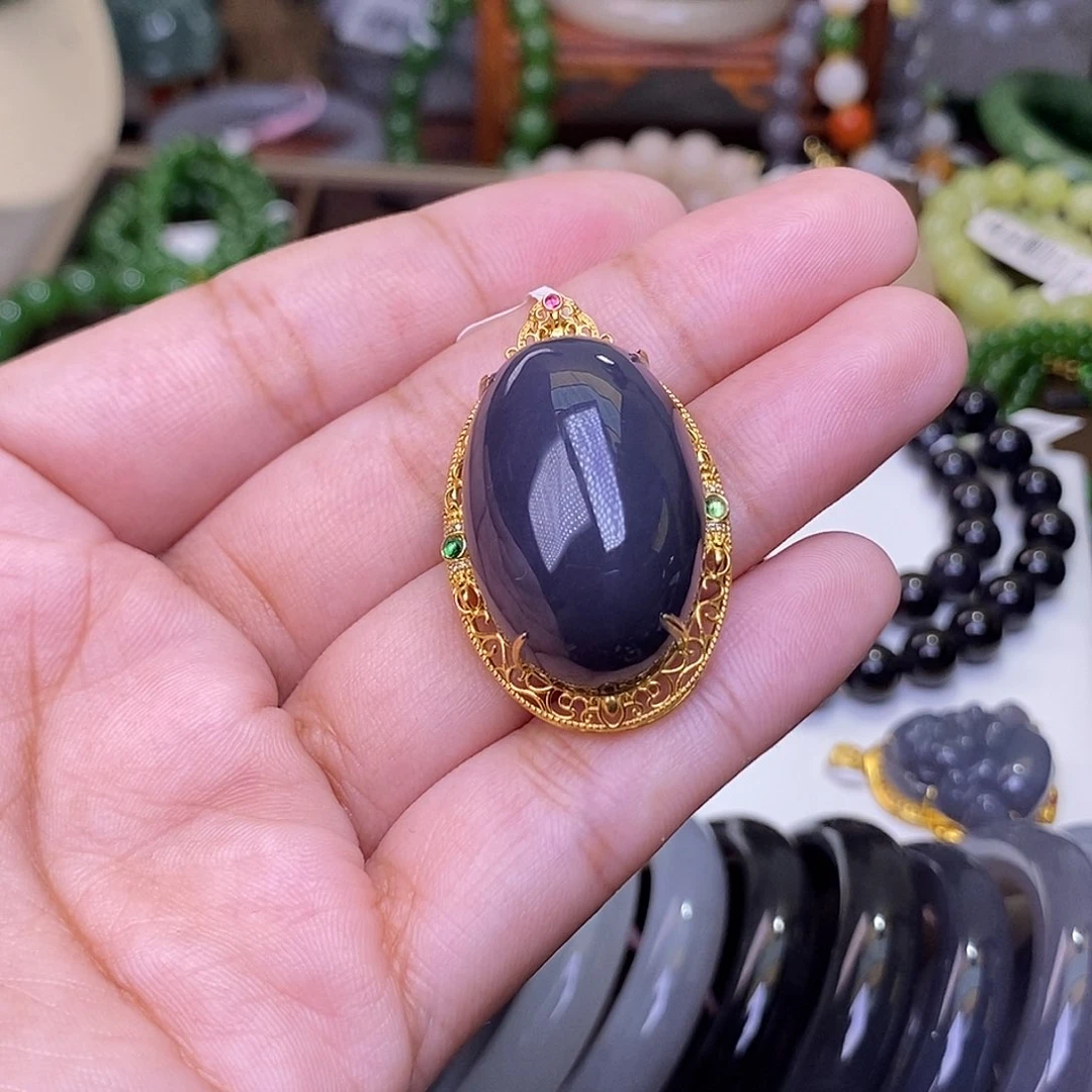 和田玉烟紫冰底老料收藏金镶鸽子蛋未镶嵌