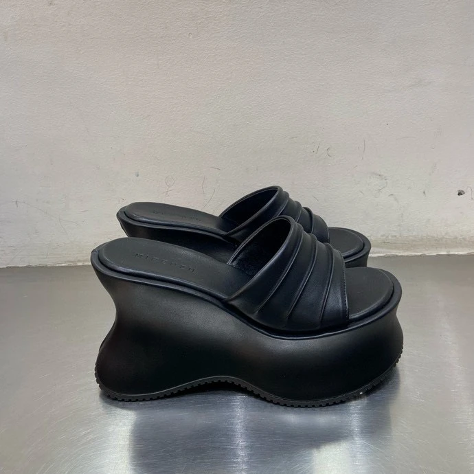 换季清仓：不退换：8217-10抢购2小时厚底增高舒适时尚拖鞋新款