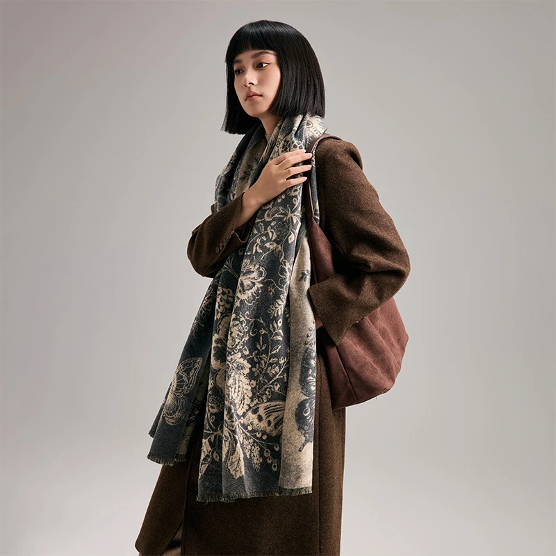 秋冬新款牡丹蝴蝶样式复古文艺风印花新款女士仿羊绒保暖围巾披肩