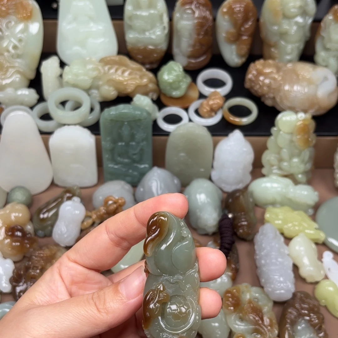 颈饰未镶嵌和田玉