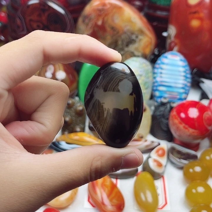 玛瑙/玉髓未镶嵌珠宝奇石