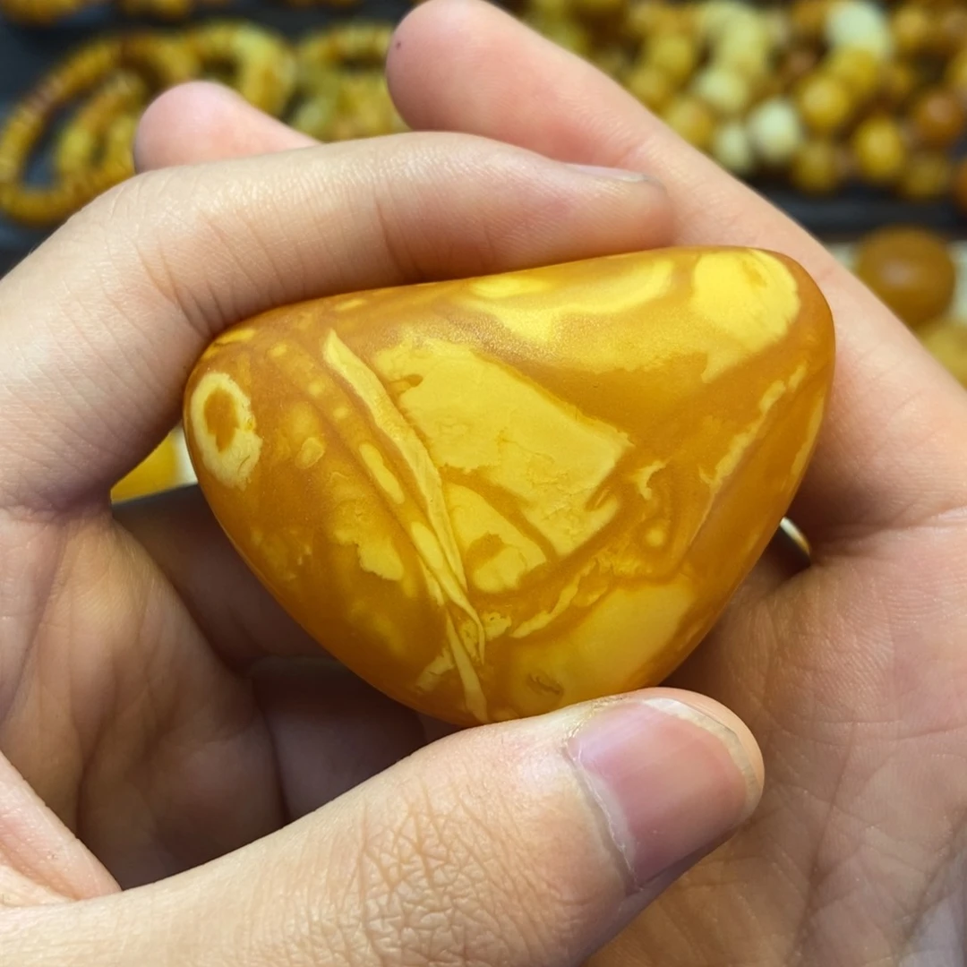 蜜蜡未镶嵌珠宝奇石