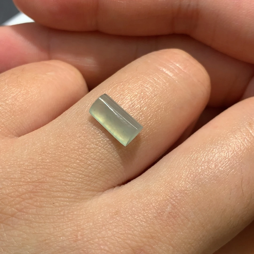 翡翠裸石翡翠柱子