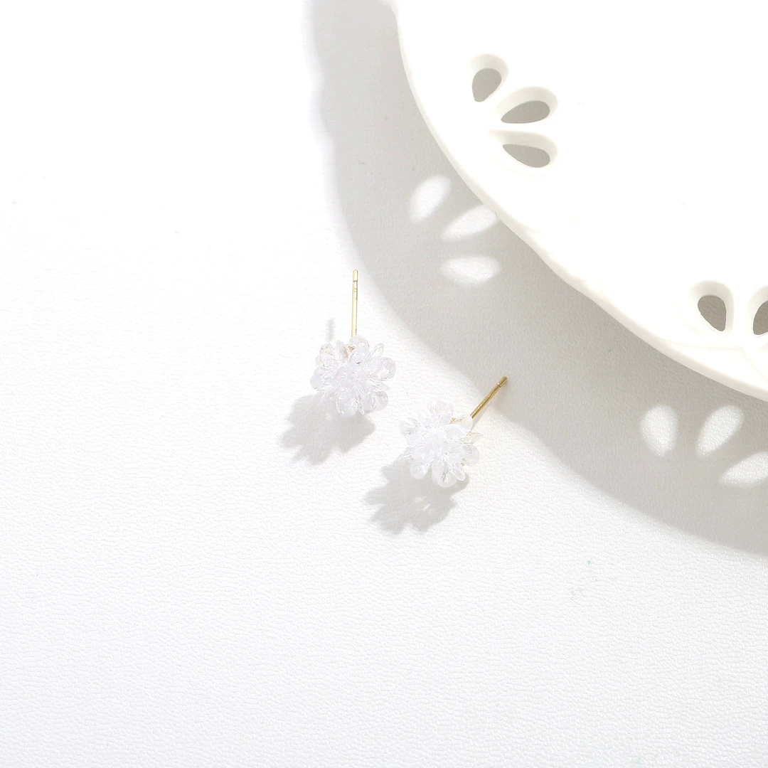 合金耳饰 甜美小清新纯银耳钉超仙白色花朵耳饰小众高级感耳环女