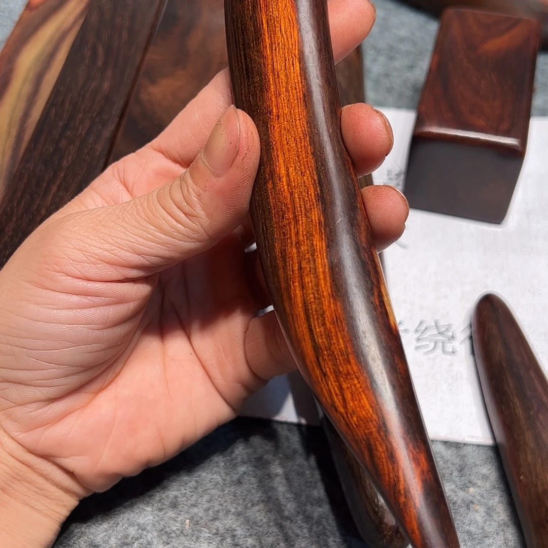 交趾黄檀（大红酸枝）一*光