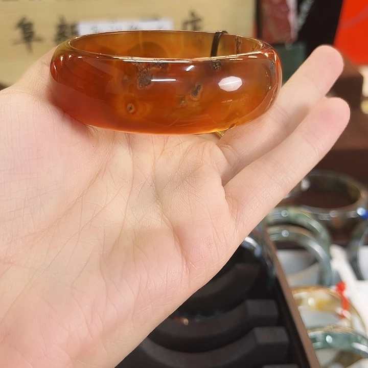 玛瑙/玉髓手镯未镶嵌