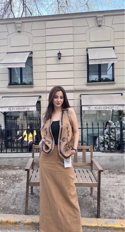 欧货重工亮片刺绣马甲上衣女2025春夏款宽松时尚无袖开衫马夹外套