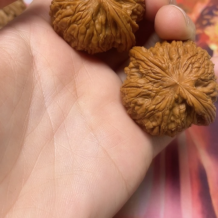 韩***磊吊坠文玩核桃磨盘