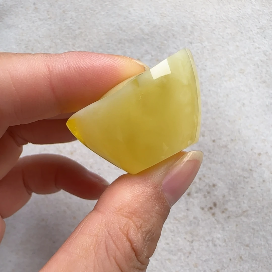 蜜蜡未镶嵌珠宝奇石