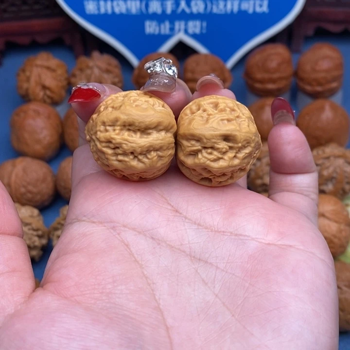 文玩核桃把件小肉龙