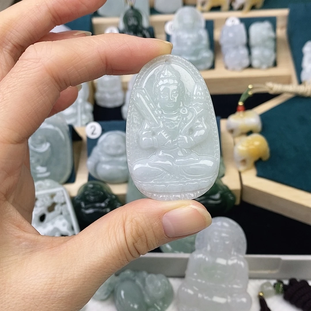 翡翠未镶嵌颈饰虚空藏 菩萨