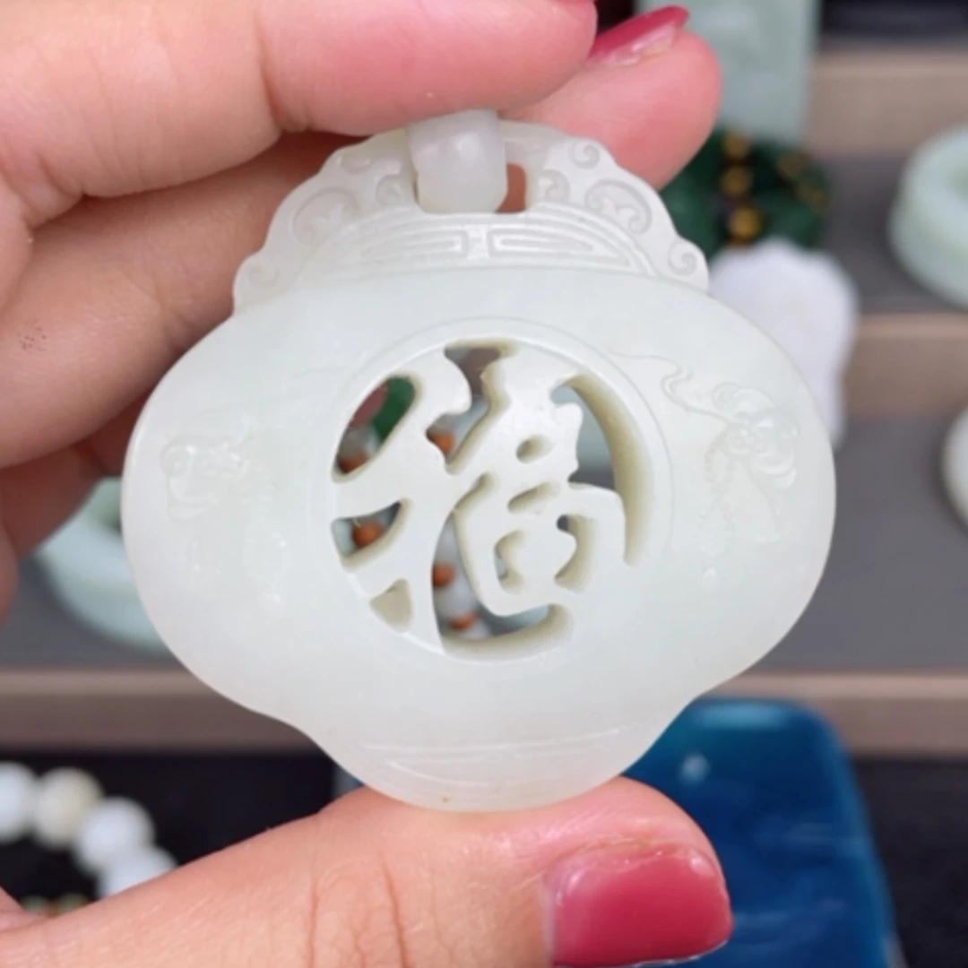 【闪购商品】颈饰未镶嵌和田玉