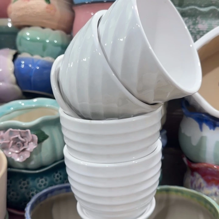 凑9块包邮，有孔，陶瓷花盆