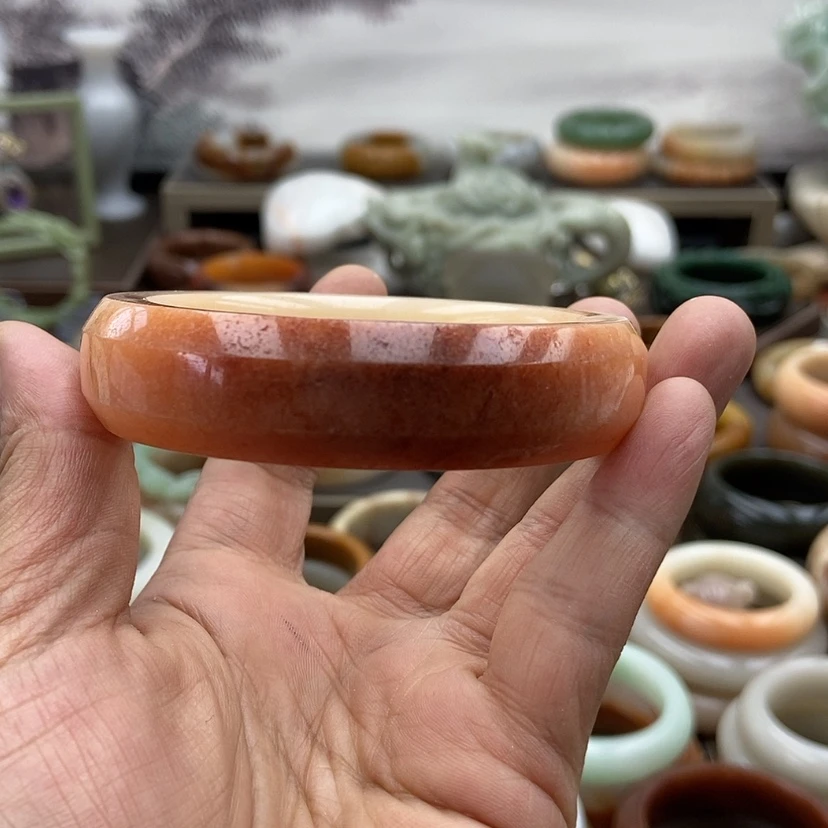 【闪购商品】石英质玉手镯未镶嵌其**姆