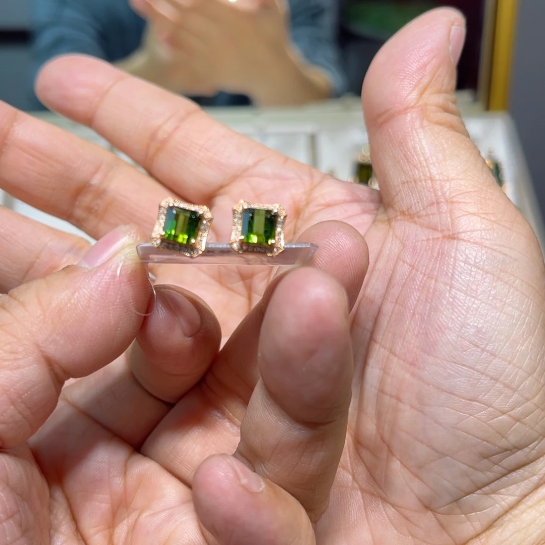 碧玺耳饰18K金镶嵌海**干