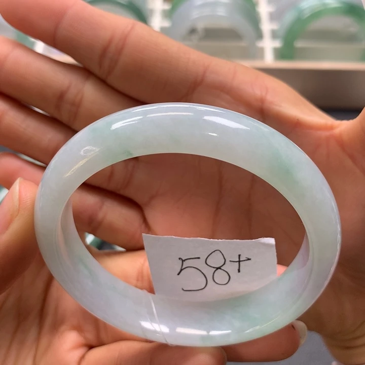 未镶嵌手镯翡翠手镯