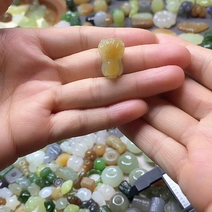 未镶嵌和田玉挂件白菜