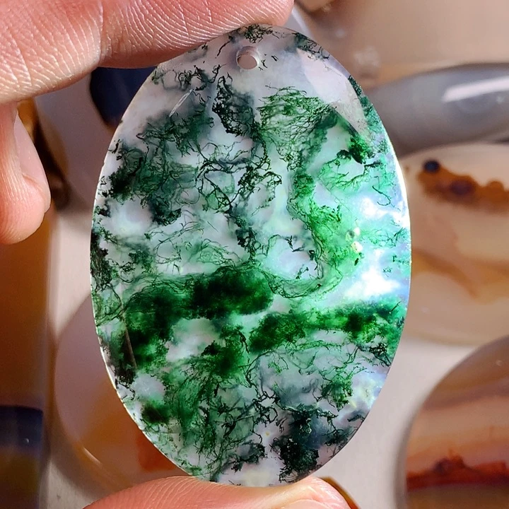 未镶嵌颈饰玛瑙/玉髓盛**章