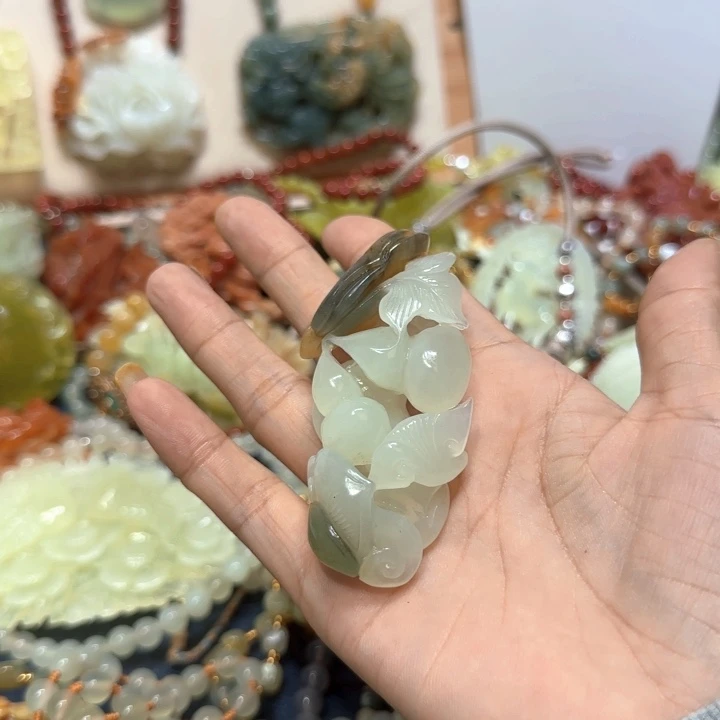未镶嵌蛇纹石玉吊坠心*红