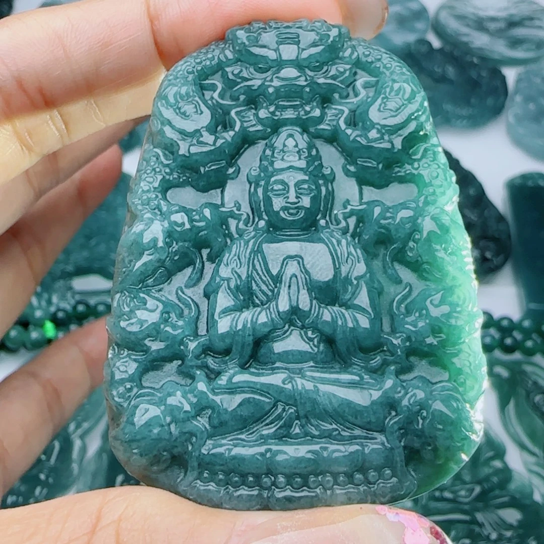 翡翠未镶嵌颈饰多样性发货天然的A货翡翠