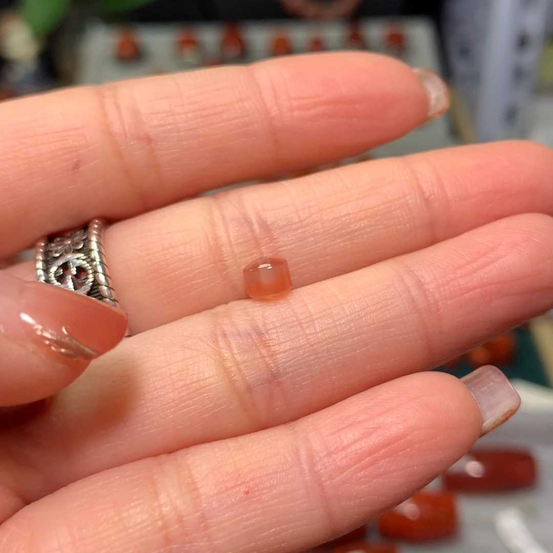 【闪购商品】南红玛瑙桶珠未镶嵌周****天