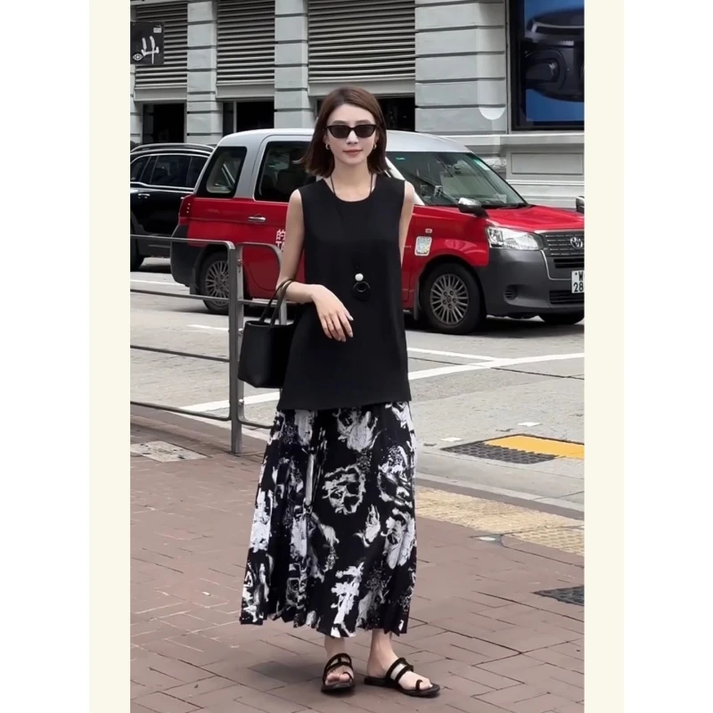 今年流行漂亮法式复古无袖背心搭配休闲高级感显瘦通勤减龄半身裙