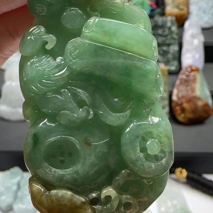 颈饰未镶嵌翡翠喜鹊