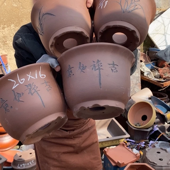 红陶紫砂艺术学院的学生