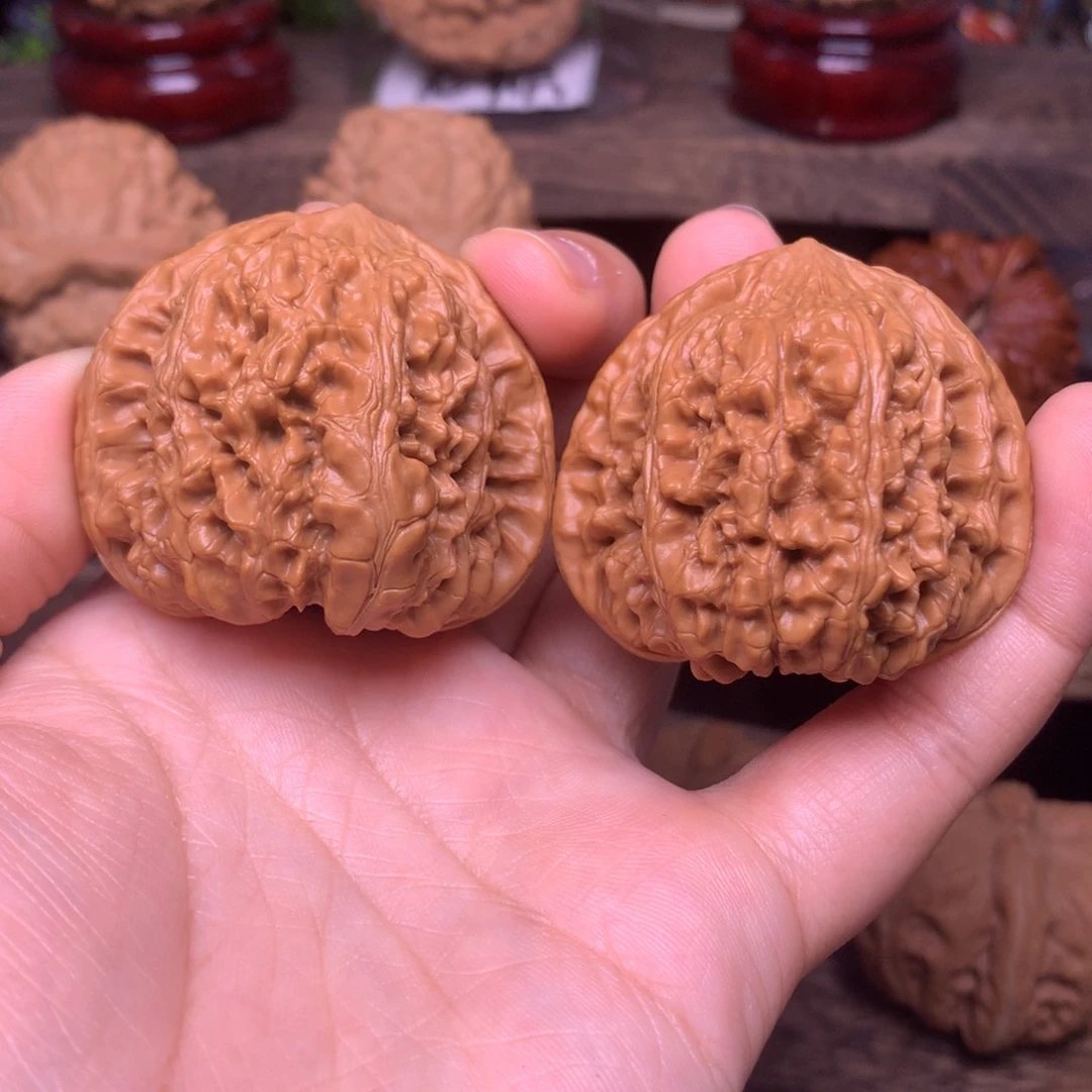 文玩核桃吊坠43平谷凹底全品