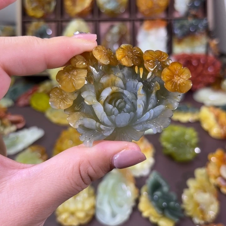 未镶嵌蛇纹石玉颈饰