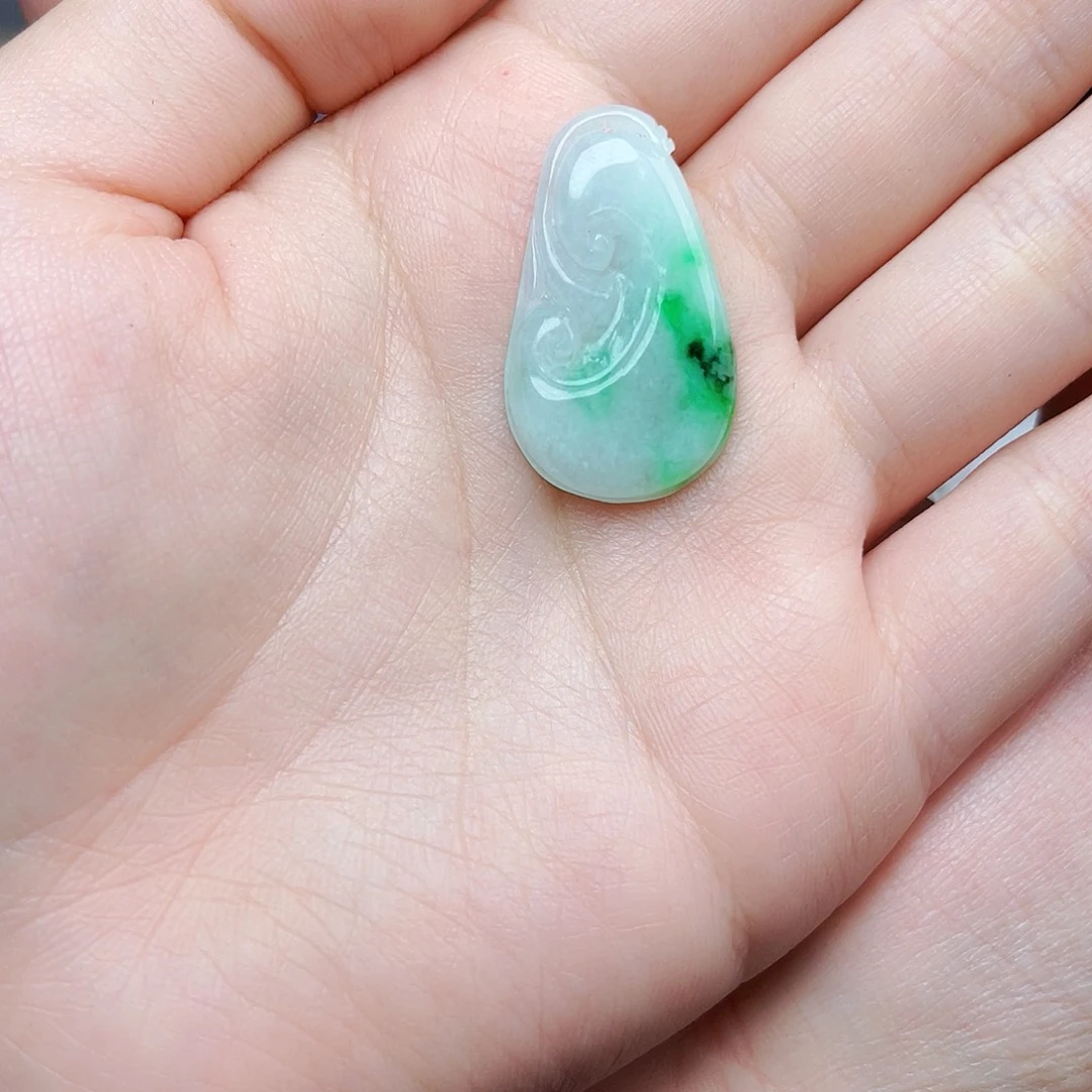 翡翠未镶嵌颈饰06