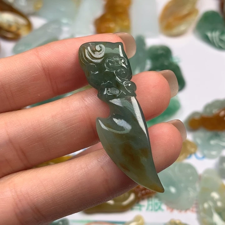翡翠未镶嵌颈饰翡翠
