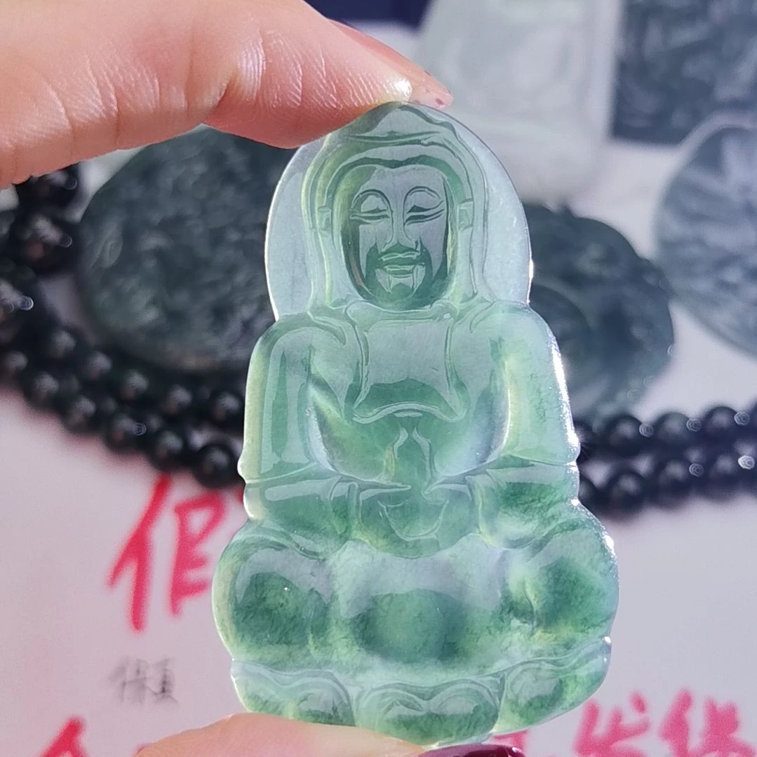 翡翠颈饰未镶嵌天然的A货翡翠